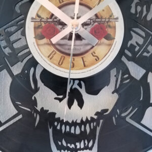 Guns N’ Roses Skull Vinyl Clock close up 1