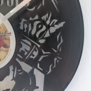 Guns N’ Roses Skull Vinyl Clock close up 4